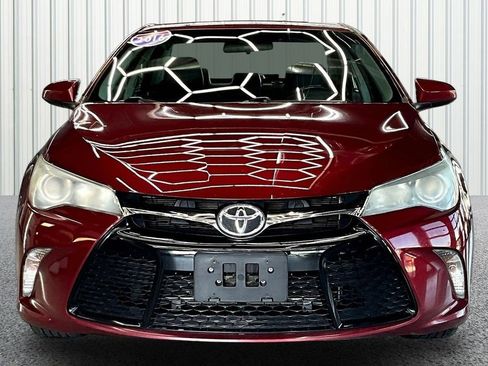 Used 2016 Toyota Camry SE FWD image 2