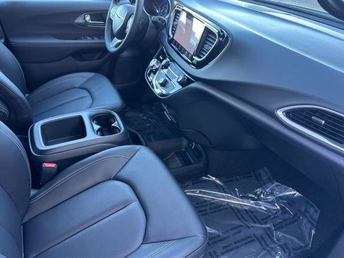 New 2026 Chrysler Voyager LX FWD image 12
