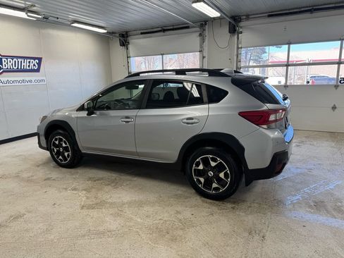Used 2018 Subaru Crosstrek 2.0i Premium w/ Eyesight System image 3