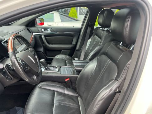 Used 2013 Lincoln MKS AWD image 15