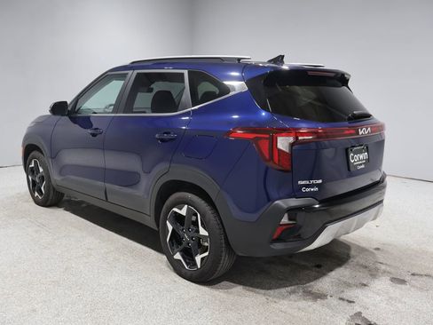 Used 2025 Kia Seltos EX image 4