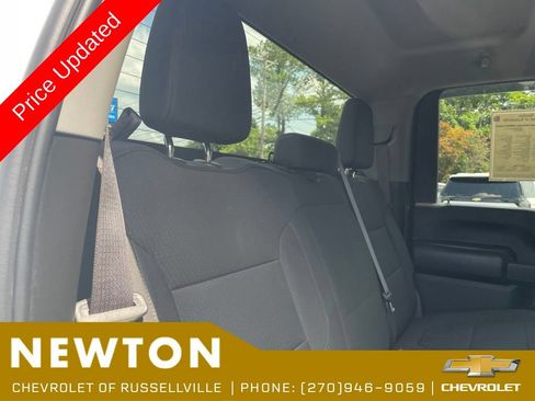 Used 2022 Chevrolet Silverado 2500 Custom w/ Custom Value Package AWD/4WD image 26