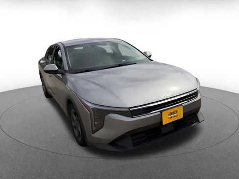 Used 2025 Kia K4 FWD image 3