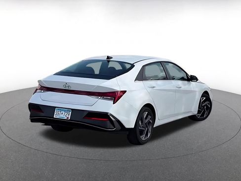 Used 2025 Hyundai Elantra SEL FWD image 15