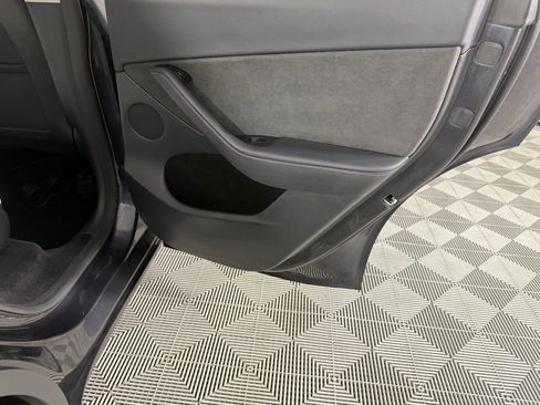 Used 2025 Tesla Model Y Long Range image 27