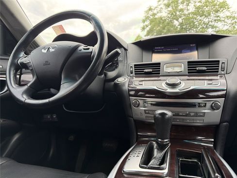 Used 2013 INFINITI M37 w/ Premium Pkg RWD image 3
