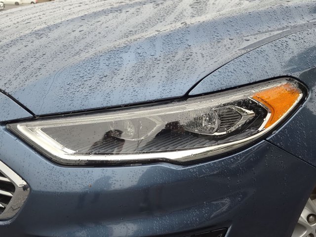 Used 2019 Ford Fusion SEL FWD image 2