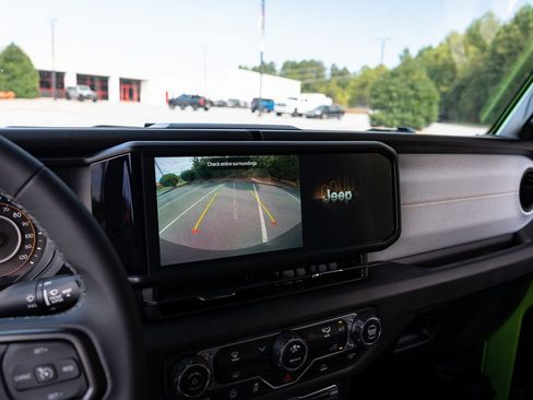 Used 2025 Jeep Wrangler Sport AWD/4WD image 22