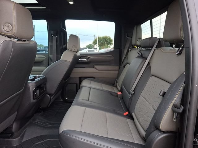 Used 2025 Chevrolet Silverado 1500 ZR2 w/ Technology Package AWD/4WD image 10