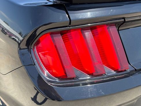 Used 2017 Ford Mustang GT Premium RWD image 20