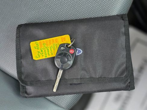 Used 2016 Ford Transit Connect XL image 28