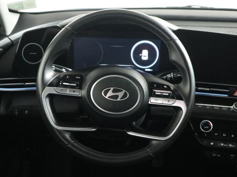 Used 2024 Hyundai Elantra Limited FWD image 16