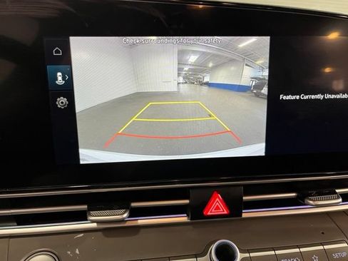 Used 2024 Hyundai Elantra SEL FWD image 29