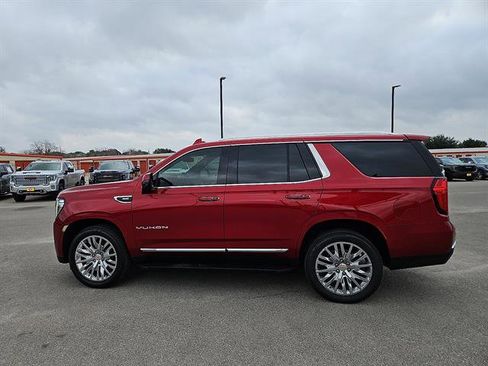 Certified 2023 GMC Yukon SLT w/ SLT Premium Package image 2