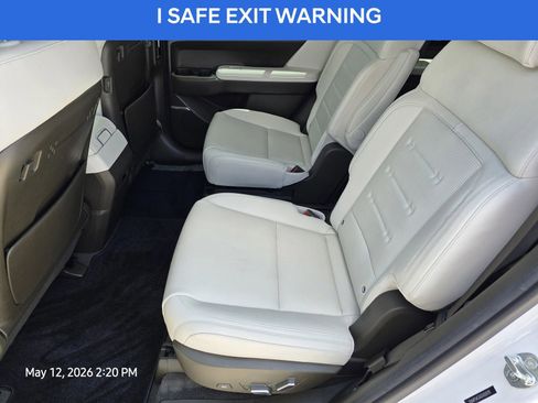 Certified 2025 Hyundai Santa Fe Calligraphy FWD image 17