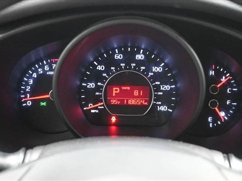 Used 2017 Kia Soul w/ Convenience Package FWD image 12
