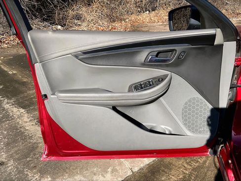 Used 2015 Chevrolet Impala LTZ image 20