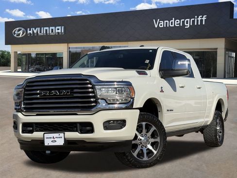Used 2024 RAM 2500 Limited image 2