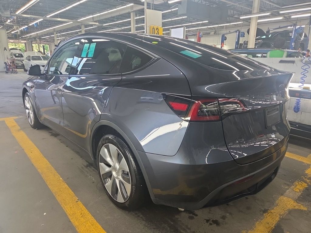 Used 2023 Tesla Model Y Long Range AWD/4WD image 4