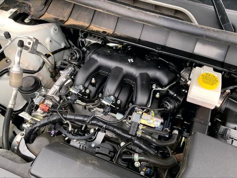 Used 2024 Nissan Pathfinder SV FWD image 33