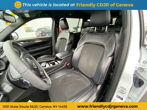 Used 2023 Jeep Grand Cherokee L Laredo AWD/4WD image 9