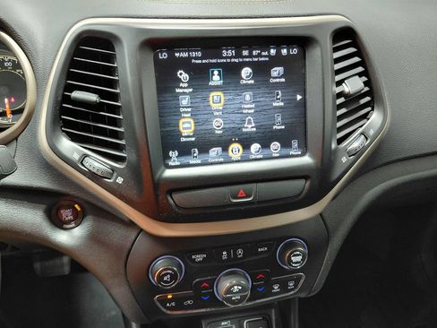 Certified 2016 Jeep Cherokee Limited w/ Luxury Group AWD/4WD image 35