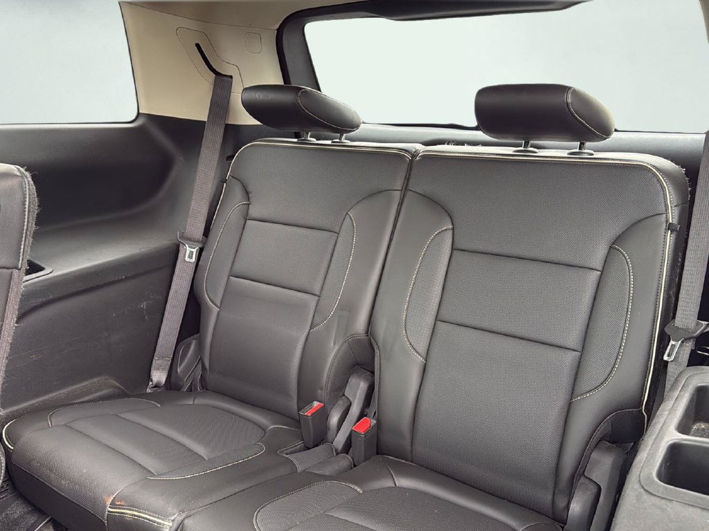 Used 2017 GMC Acadia Denali w/ Technology Package FWD image 4