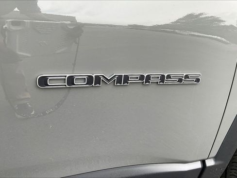 Used 2022 Jeep Compass Limited AWD/4WD image 24