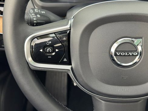 Used 2023 Volvo XC90 T8 Plus image 22