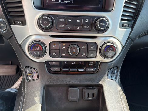 Used 2019 GMC Yukon XL SLT w/ Open Road Package AWD/4WD image 23