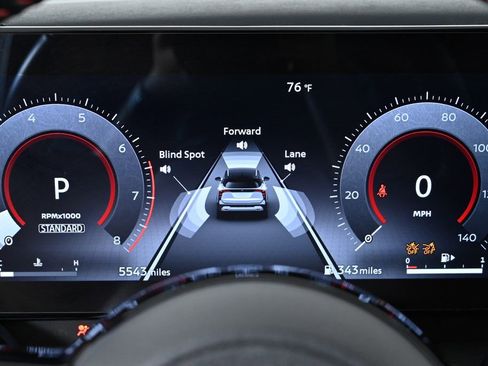 Certified 2025 Nissan Kicks SR image 18