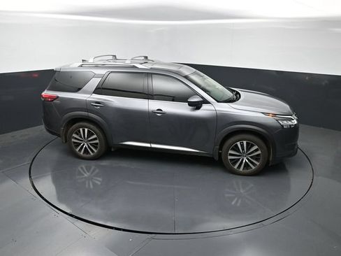 Used 2024 Nissan Pathfinder Platinum w/ Cargo Package AWD/4WD image 20