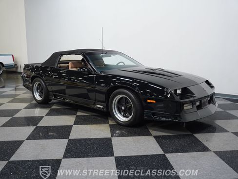 Used 1991 Chevrolet Camaro Z28 RWD image 18