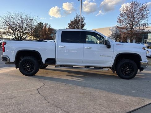 Used 2025 Chevrolet Silverado 2500 LTZ w/ LTZ Plus Package image 2