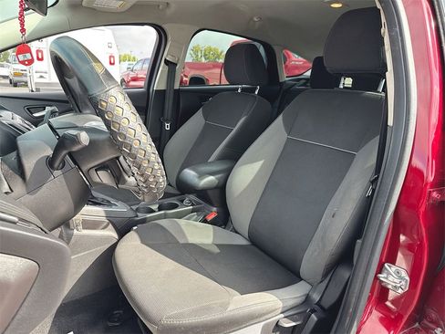Used 2014 Ford Focus SE image 11