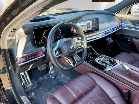 Used 2023 BMW 760i xDrive w/ Executive Package AWD/4WD image 17