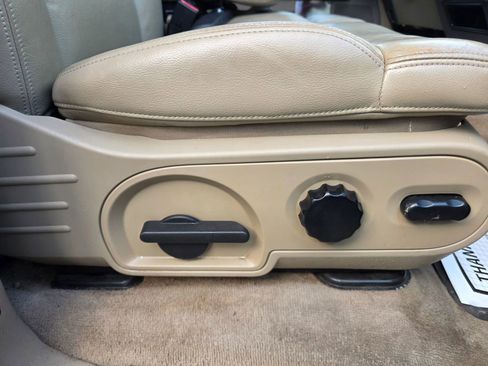 Used 2006 Ford F150 Lariat image 12