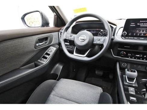 Used 2023 Nissan Rogue SV FWD image 8