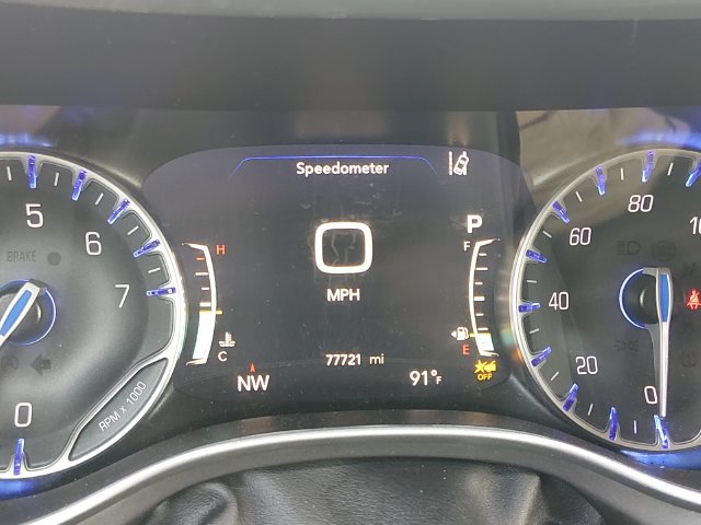 Used 2023 Chrysler Pacifica Touring-L FWD image 24