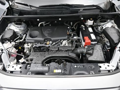 Used 2021 Toyota RAV4 XLE image 14