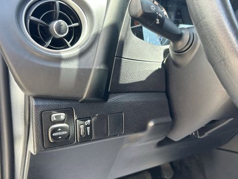 Used 2017 Toyota Corolla SE FWD image 17