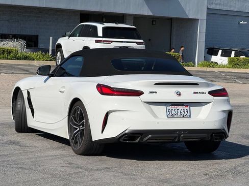 Used 2022 BMW Z4 M40i w/ Premium Package RWD image 2