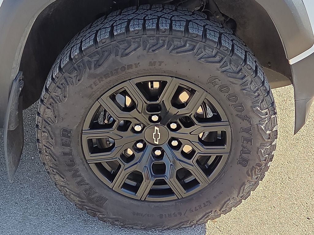 Used 2025 Chevrolet Colorado Trail Boss AWD/4WD image 11