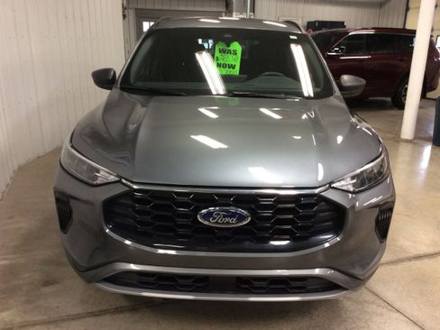 Used 2023 Ford Escape ST-Line w/ Tech Pack #1 AWD/4WD image 9