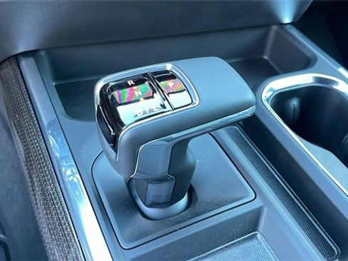 Used 2025 Chevrolet Silverado 1500 LT Trail Boss w/ Convenience Package II image 18