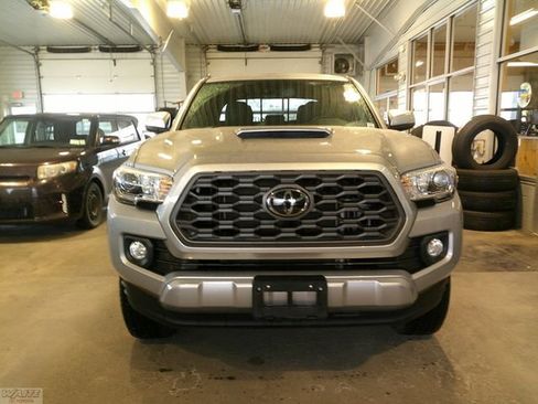 Certified 2022 Toyota Tacoma TRD Sport image 8