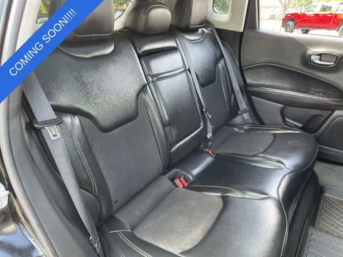 Used 2018 Jeep Compass Latitude w/ Cold Weather Group AWD/4WD image 15