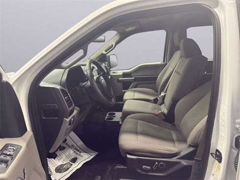 Used 2017 Ford F150 XLT w/ Equipment Group 302A Luxury image 9