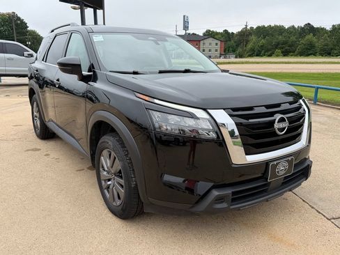 Used 2025 Nissan Pathfinder SV FWD image 7