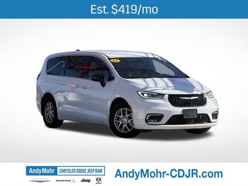 Used 2025 Chrysler Pacifica Select FWD image 1